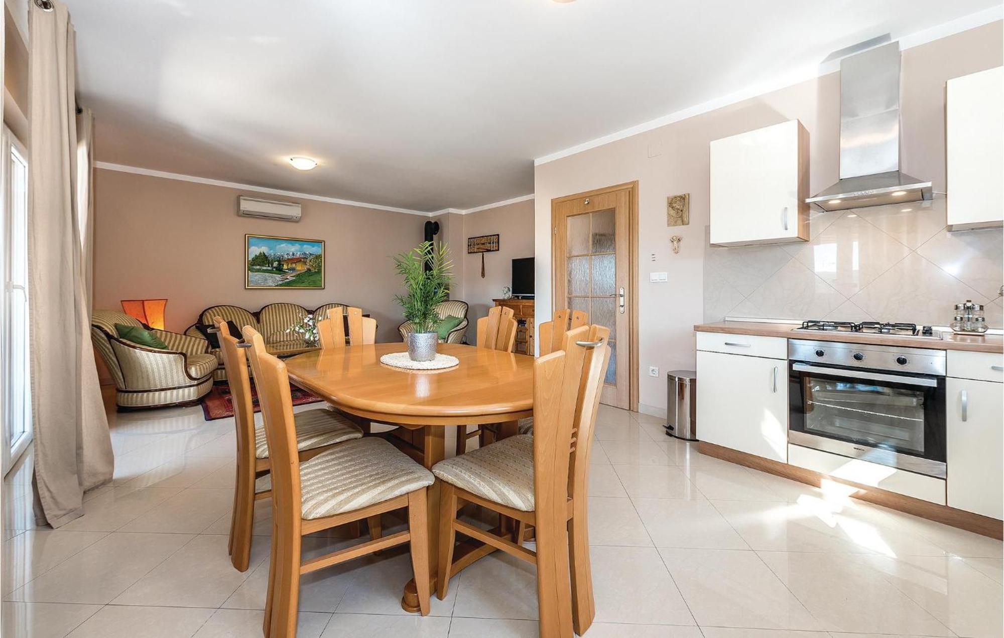 Gorgeous Home In Kijevo With Kitchen Екстер'єр фото