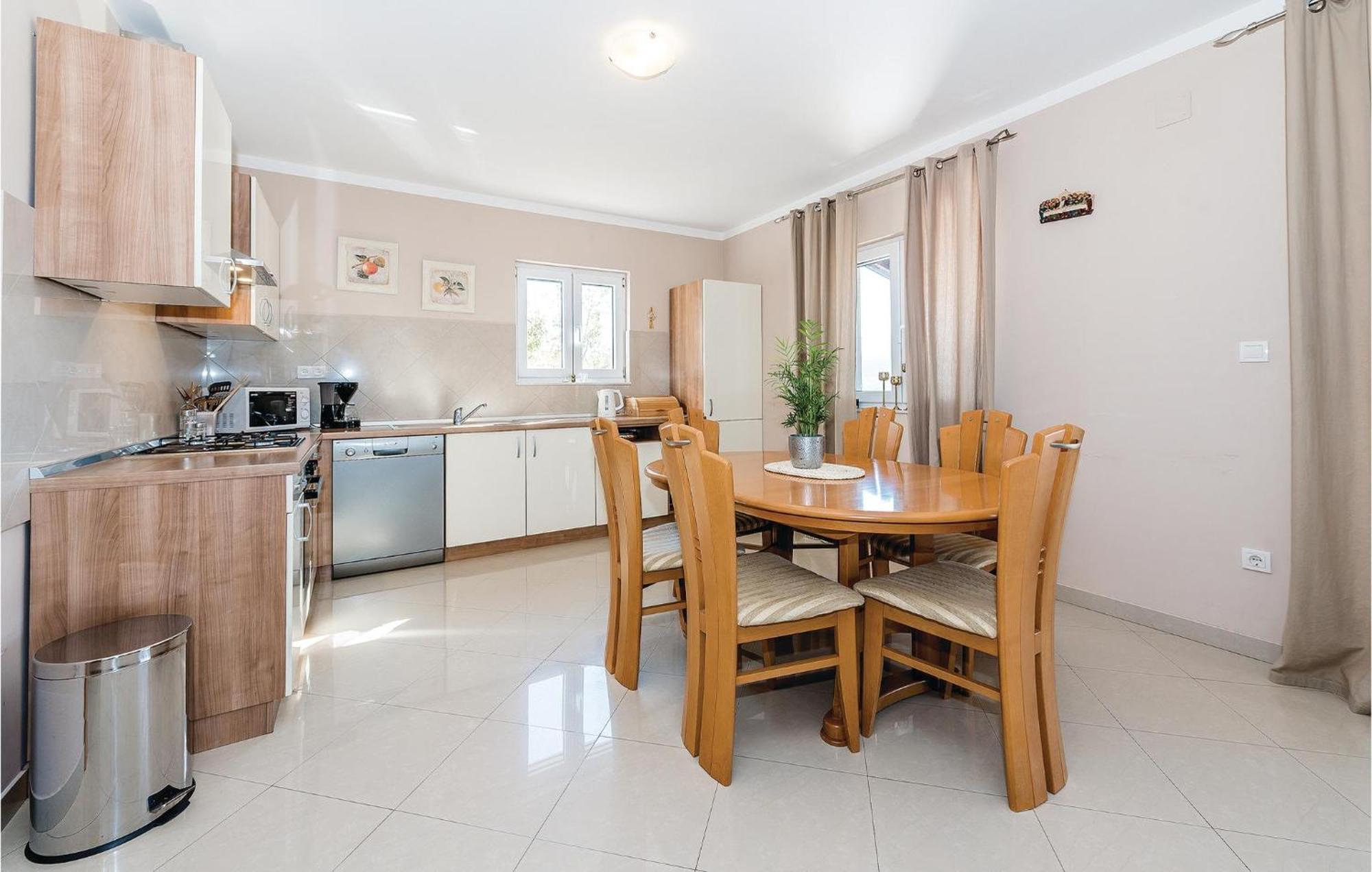 Gorgeous Home In Kijevo With Kitchen Екстер'єр фото
